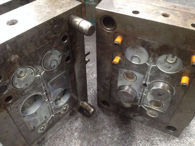 尼龍開(kāi)閉器在模具設(shè)計(jì)中的應(yīng)用與重要性